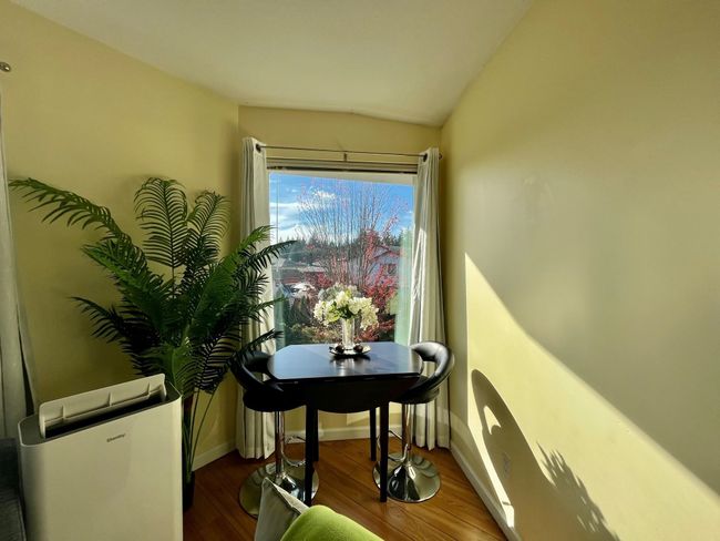 301 - 624 Shaw Road, Condo with 2 bedrooms, 1 bathrooms and 1 parking in Gibsons BC | Image 8