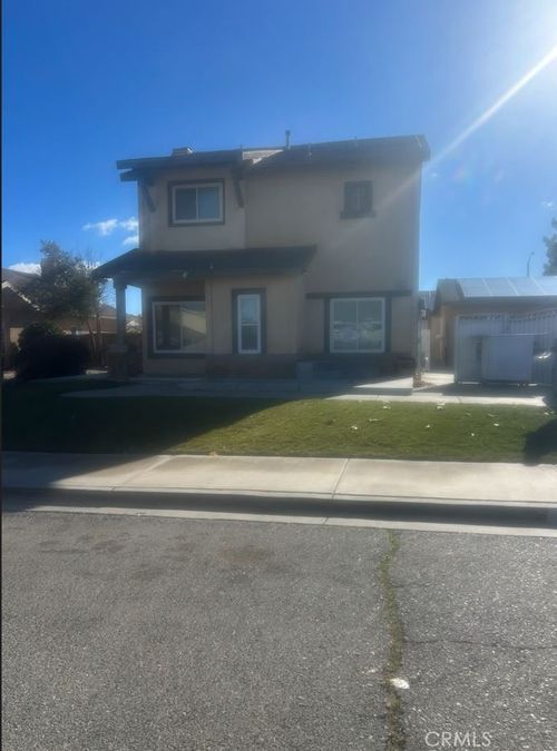14727 Honeysuckle St, Victorville, CA, 92394-6998 | Card Image