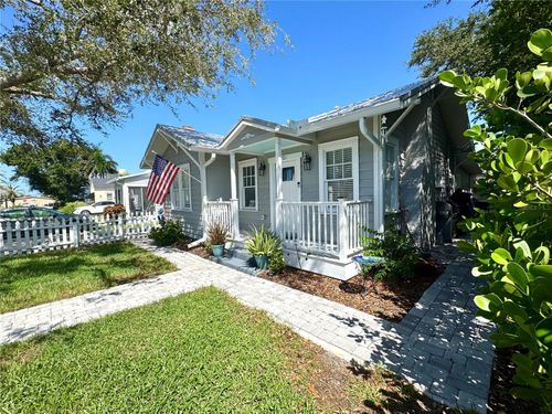 721 Myrtle Ave, VENICE, FL, 34285-4734 | Card Image