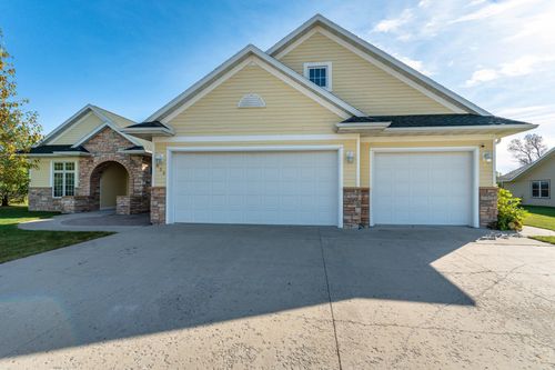 825 5th St Se, Pelican Rapids, MN, 56572-4600 | Card Image