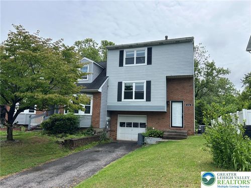 226 Vista Dr, EASTON, PA, 18042-7205 | Card Image