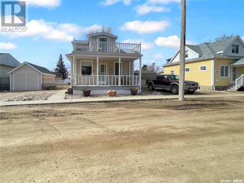 110 2nd Ave, Vibank, SK, S0G4Y0 | Card Image
