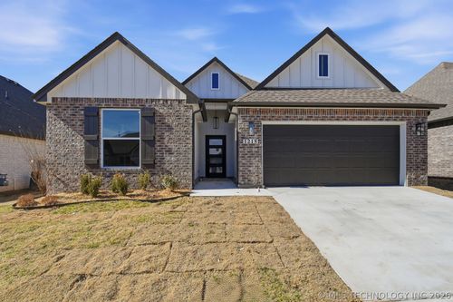 1218 N Elder Ave, Broken Arrow, OK, 74012-2467 | Card Image