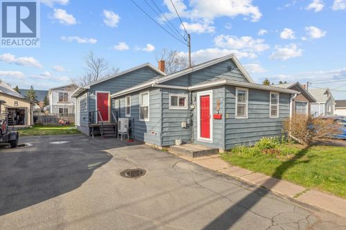 9 Beach St, Charlottetown, PE, C1A5G5 | Card Image