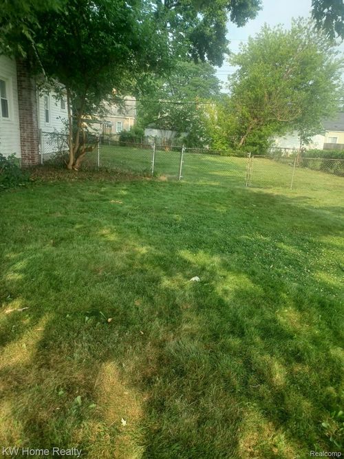 00000 Hoover Ave, Hazel Park, MI, 48030 | Card Image