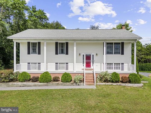 1204 S Fork Dr, Front Royal, VA, 22630-4667 | Card Image