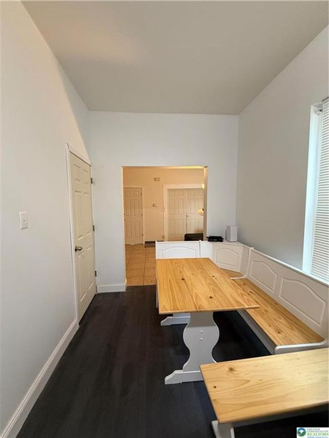 APT-1 - 614 N 8 Th St, House other with 2 bedrooms, 1 bathrooms and null parking in Allentown PA | Image 5