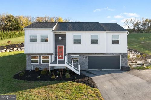 3708 Huckleberry Rd, ALLENTOWN, PA, 18104-9790 | Card Image