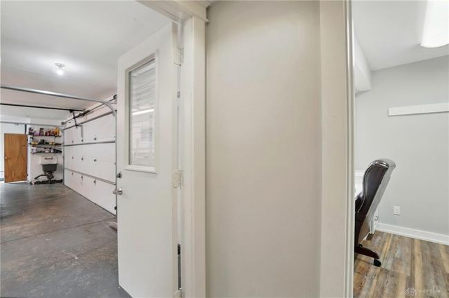 walk in to rear garage | Image 73