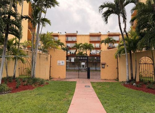 apt-320-1900 W 54th St, Hialeah, FL, 33012-2158 | Card Image