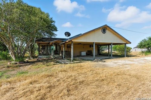 4672 Rakowitz Rd, Adkins, TX, 78101-4522 | Card Image
