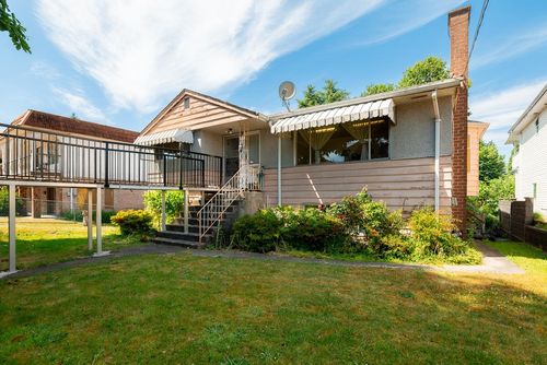5269 Dominion St, Burnaby, BC, V5G1E1 | Card Image