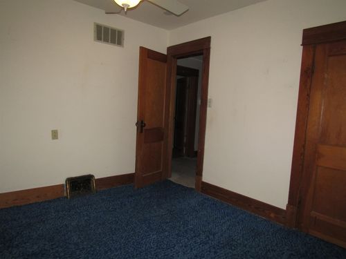 128 W Jewell Ave, Salina, KS, 67401-6128 | Card Image
