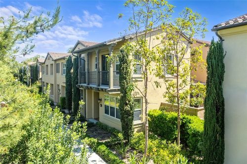 111 Thornhurst, Irvine, CA, 92620-2182 | Card Image