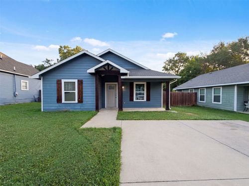 709 W Hull St, Denison, TX, 75020-5040 | Card Image