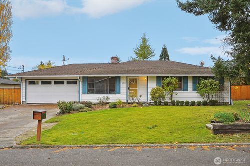 1903 Clovercrest St, Enumclaw, WA, 98022-2332 | Card Image