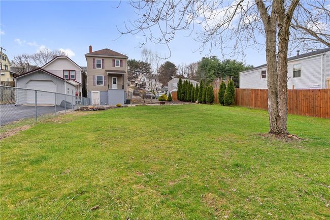 A yard with depth, for ALL your hobbies | Image 24