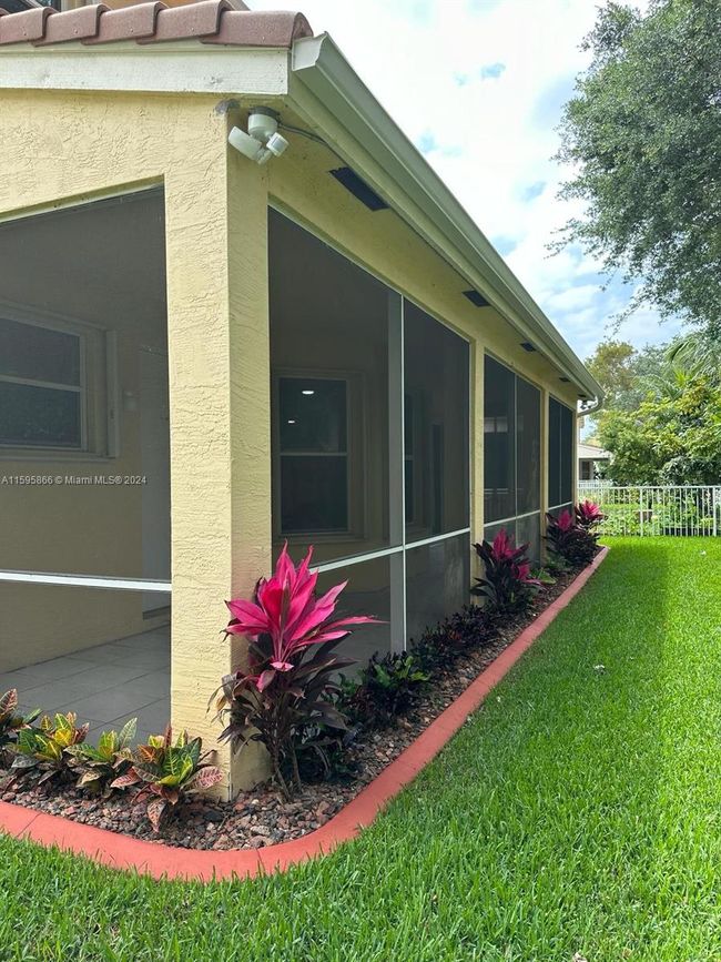 13151 Sw 45th Dr, House other with 6 bedrooms, 3 bathrooms and null parking in Miramar FL | Image 15