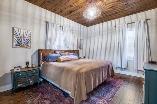 705 S Glasgow Dr, House other with 3 bedrooms, 2 bathrooms and null parking in Dallas TX | Image 16