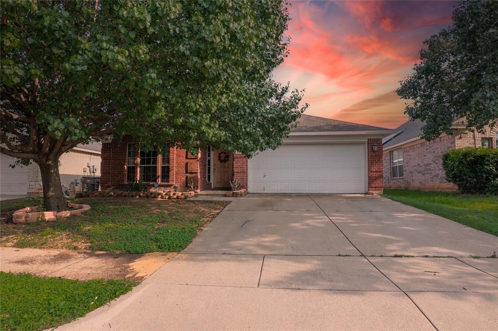Rock Prairie Ln, Fort Worth, TX 76140