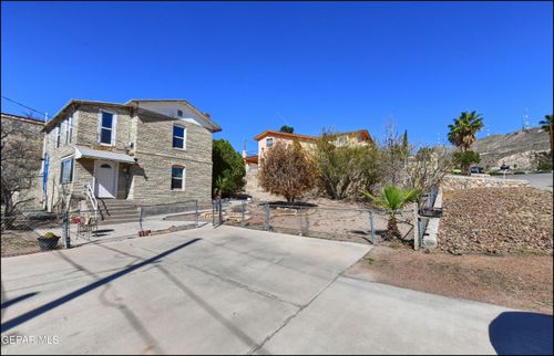 1609 Georgia Pl, El Paso, TX, 79902-2811 | Card Image