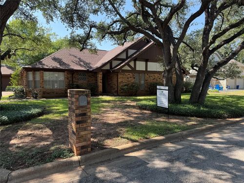 6804 Terra Oak Cir, Austin, TX, 78749-2335 | Card Image