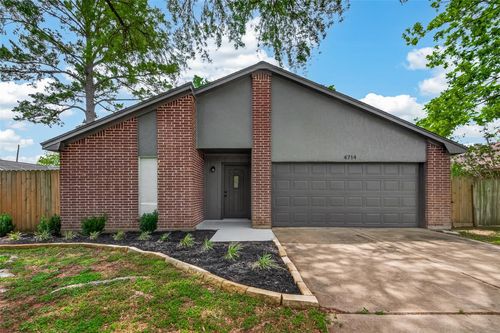 4714 39th St, Dickinson, TX, 77539-5821 | Card Image