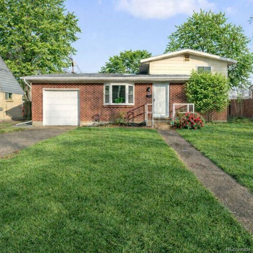 1330 Quari St, Aurora, CO, 80011-6211 | Card Image