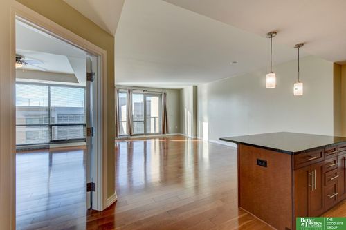 3610-3200 Farnam Ct, Omaha, NE, 68131 | Card Image