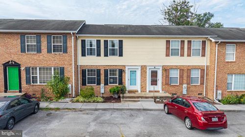 1005 Locust St, STEPHENS CITY, VA, 22655-2861 | Card Image