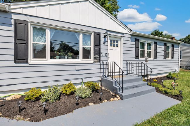 14 N Coe Ln, House other with 3 bedrooms, 2 bathrooms and null parking in Ansonia CT | Image 4