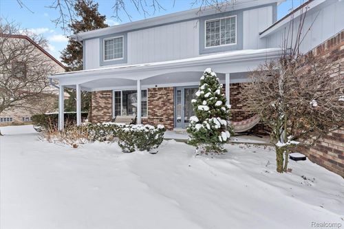 21453 Parklane St, Farmington Hills, MI, 48335-4216 | Card Image