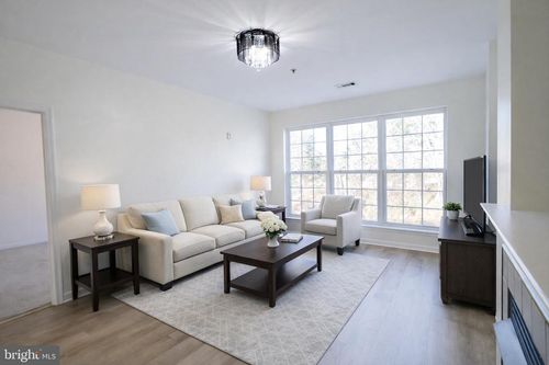 unit-422h-400 Symphony Cir, COCKEYSVILLE, MD, 21030-2054 | Card Image