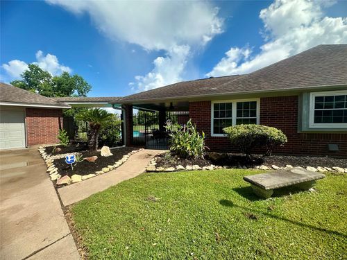 1614 Avenue Q, Santa Fe, TX, 77510-8991 | Card Image