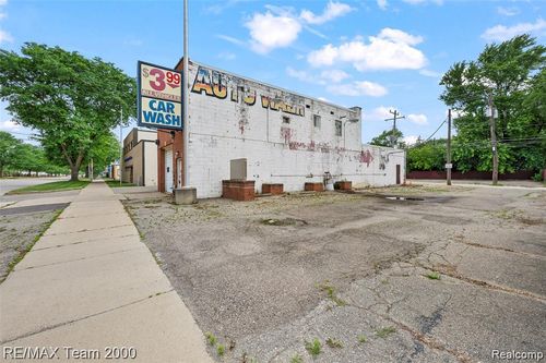 25120 5 Mile Rd, Redford, MI, 48239-3717 | Card Image