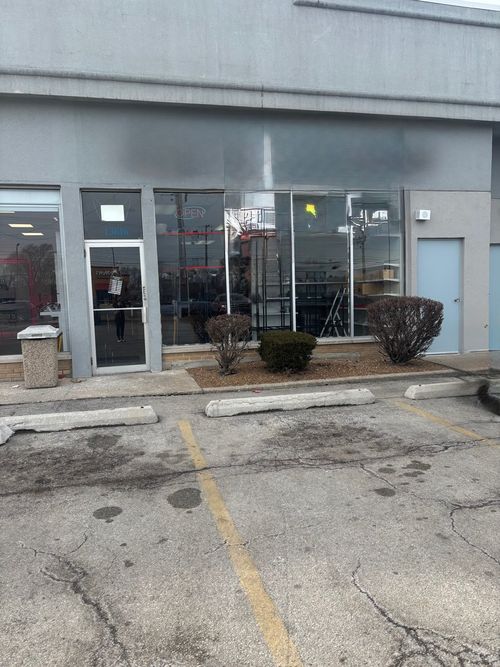 13616 Cicero Ave, Crestwood, IL, 60418-1937 | Card Image