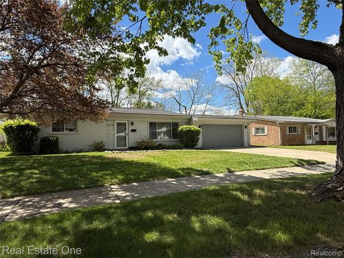 303 N Hill Cir, Rochester, MI, 48307-1112 | Card Image