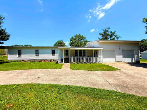 102 W Williams St, Loogootee, IN, 47553-1031 | Card Image