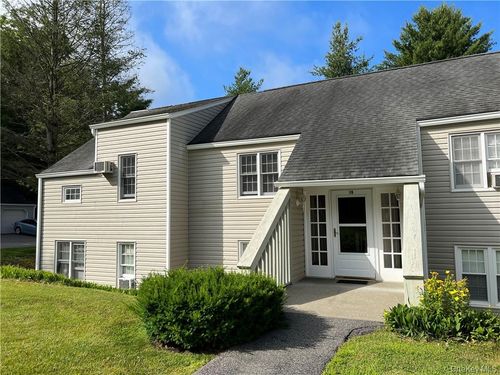 1604-1604 Holly Stream Ct, Brewster, NY, 10509-2633 | Card Image