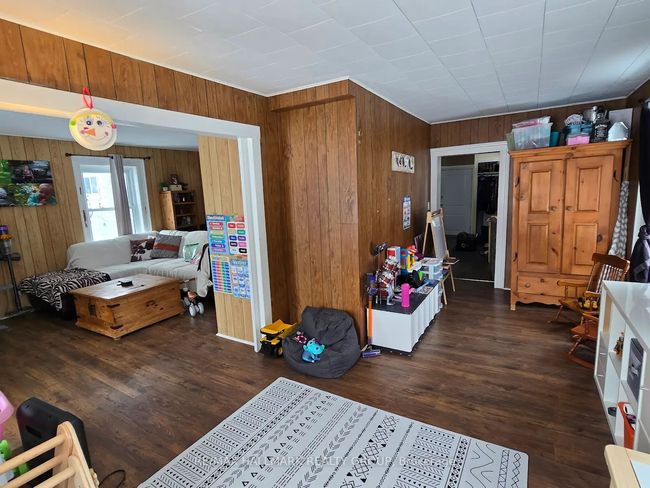7122 Bank St, Home with 4 bedrooms, 2 bathrooms and 16 parking in Metcalfe ON | Image 7