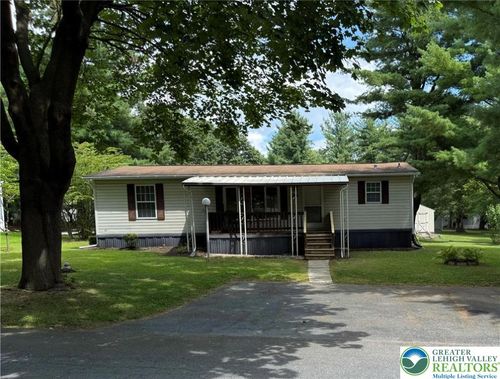 8722 Evergreen Cir, BREINIGSVILLE, PA, 18031-1618 | Card Image