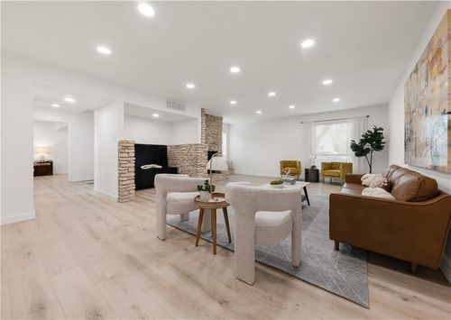 905 Westview St, Bryan, TX, 77802-1248 | Card Image