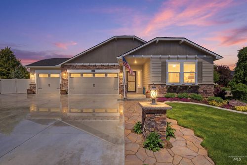 802 W Dallan Woods Way, Nampa, ID, 83686-2682 | Card Image