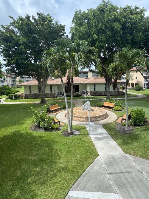 221-700 Village Green Ct, Palm Springs, FL, 33461-6521 | Card Image