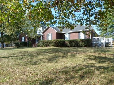 1073 New Center Church Rd, House other with 3 bedrooms, 2 bathrooms and 6 parking in Shelbyville TN | Image 3