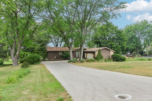 N1615 Poeppel Rd, Fort Atkinson, WI, 53538-9329 | Card Image