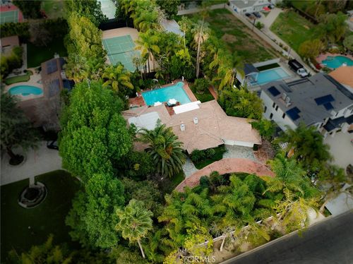 22723 Erwin, Woodland Hills, CA, 91367 | Card Image