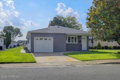 3 Montego St, Toms River, NJ, 08757-4222 | Card Image