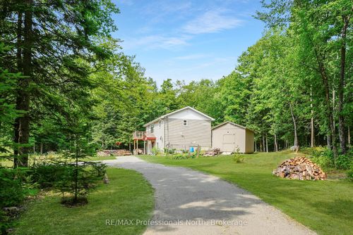 1453 Minnicock Lake Rd, Haliburton, ON, K0M1S0 | Card Image