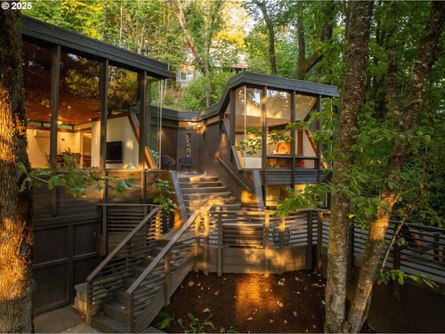 2635 Cresta De Ruta St, Eugene, OR, 97403-1890 | Card Image